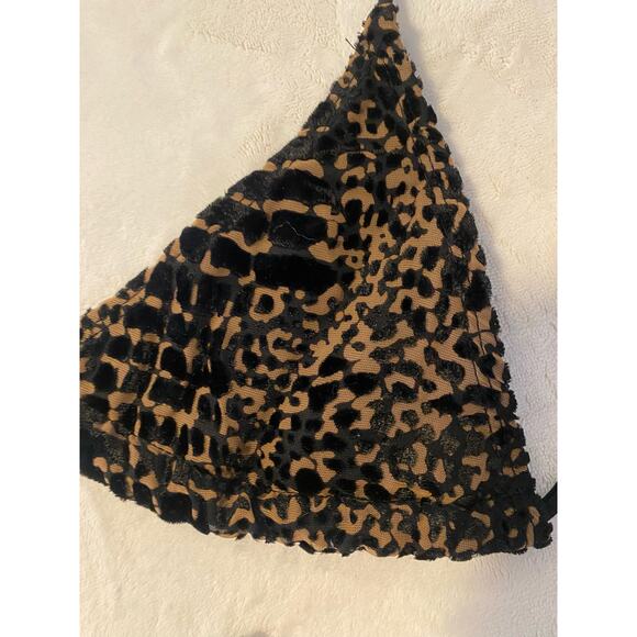 NWT Pretty Little Things Leopard Triangle Bikini top. Size 8 - Picture 3 of 5